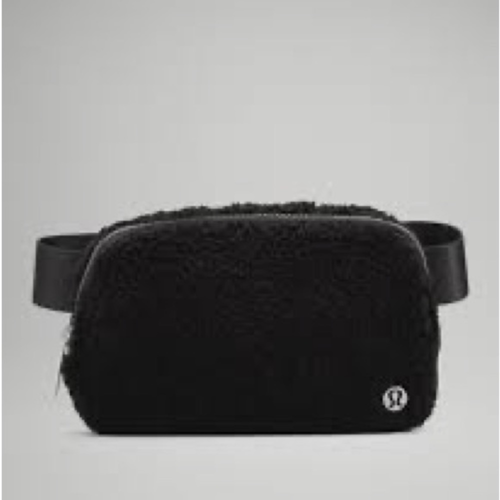 Black Everywhere Fleece Belt Bag NWT